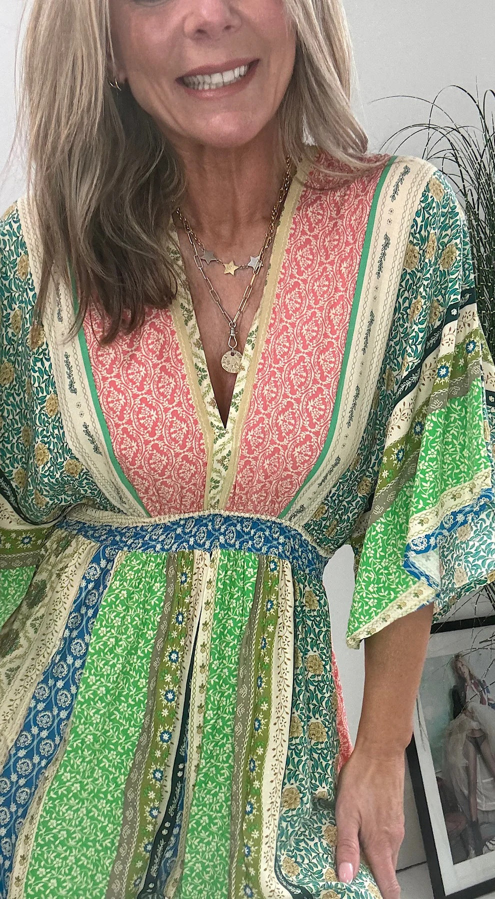 Lauren | Retro gebloemde jumpsuit -Brede mouwen, zakken, wijde broek.